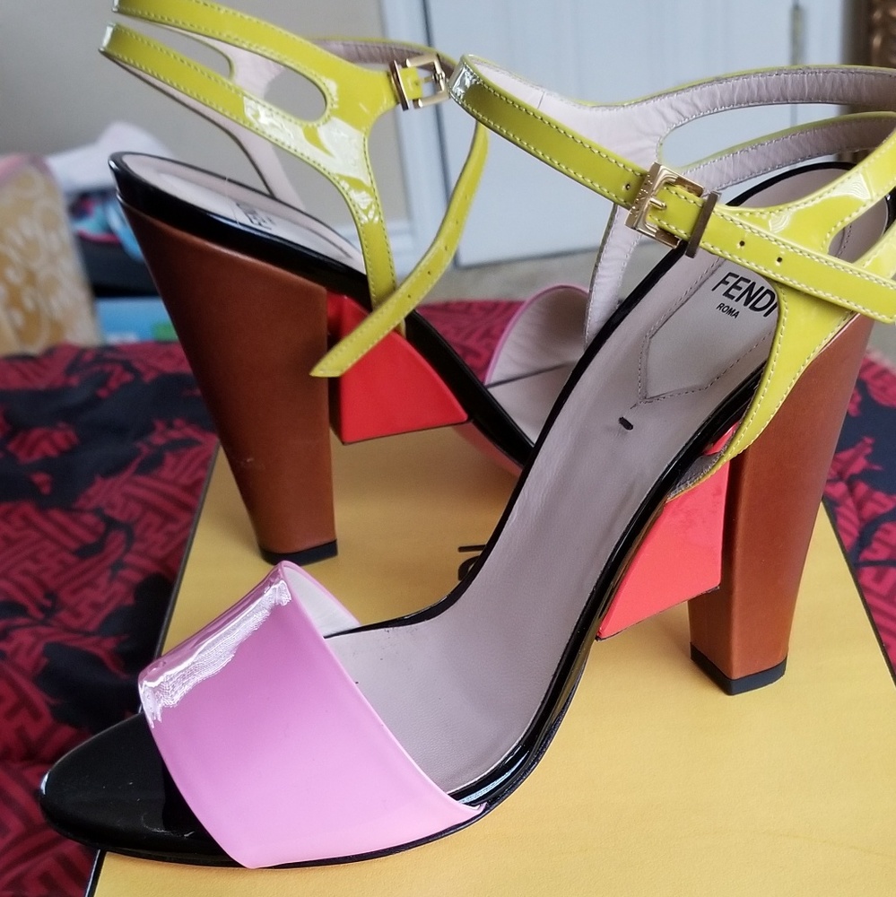 Pre Owned Fendi Patent & Leather Heels